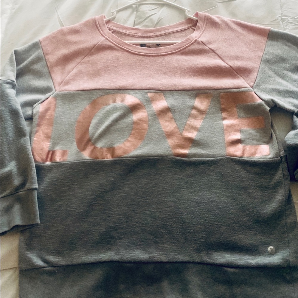 Sweatshirt “Love” in Rose Gold